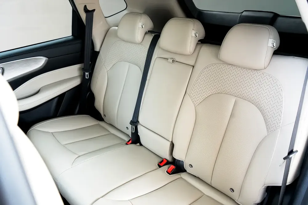 MG RX5 1.5T Deluxe with warranty - Image 7