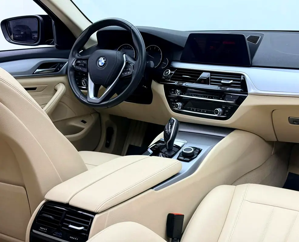 2020 BMW 520i, Warranty, Service History, Fully Loaded, Excellent Condition, GCC - Image 11