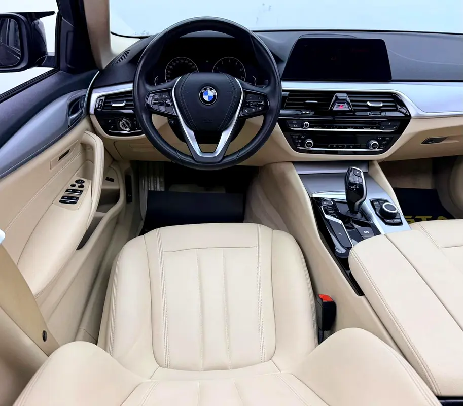 2020 BMW 520i, Warranty, Service History, Fully Loaded, Excellent Condition, GCC - Image 14