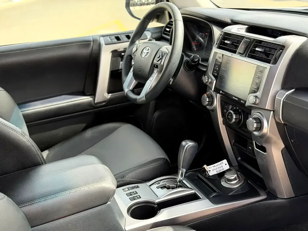 2022 Toyota 4Runner SR5 Premium Full Option+ 4.0L V6 - AWD 4x4 With Radar  & Push Start - Sunroo - Image 14
