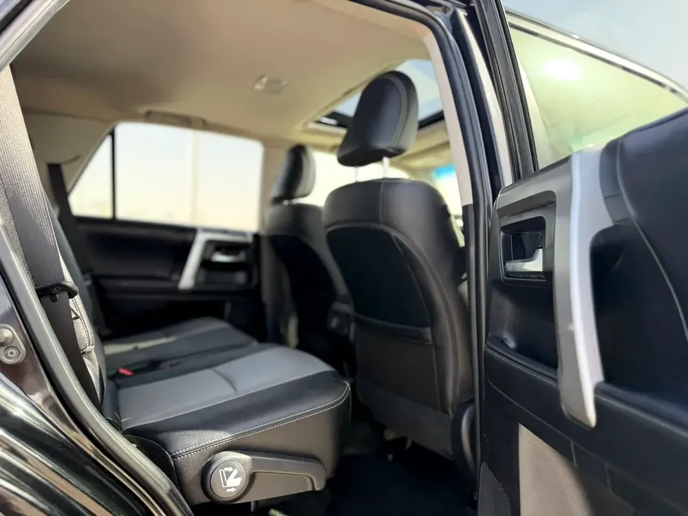 2022 Toyota 4Runner SR5 Premium Full Option+ 4.0L V6 - AWD 4x4 With Radar  & Push Start - Sunroo - Image 16