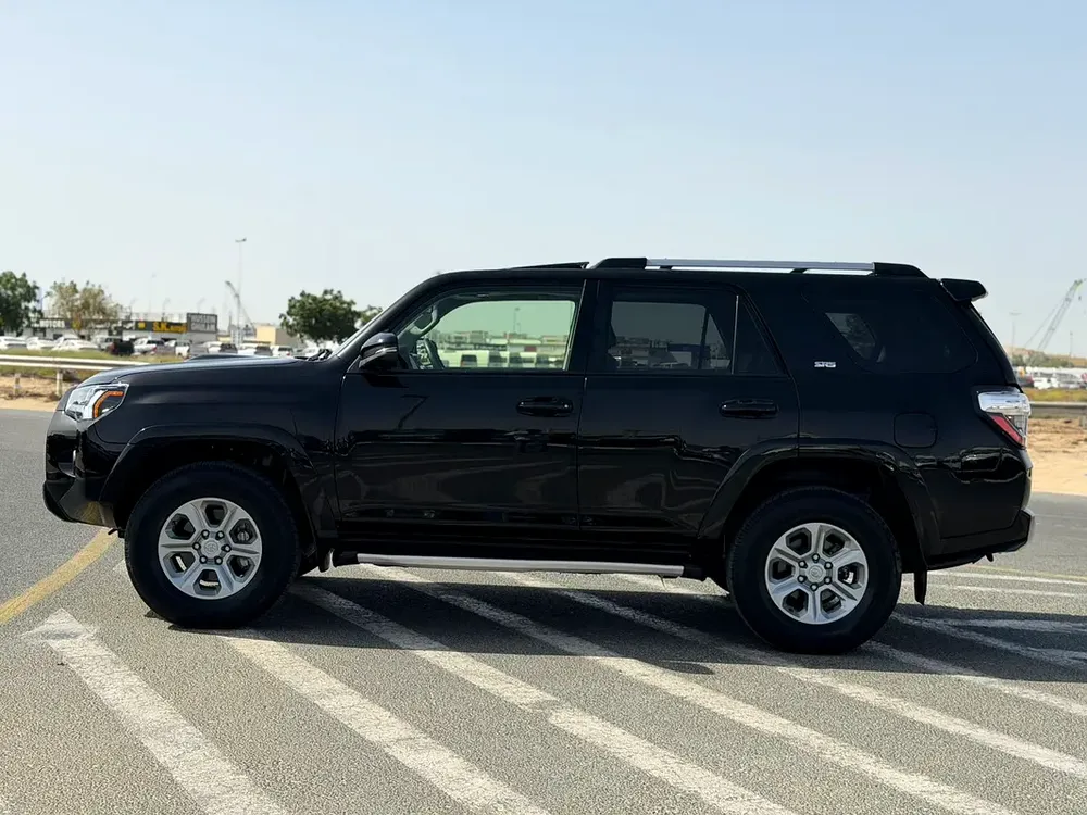 2022 Toyota 4Runner SR5 Premium Full Option+ 4.0L V6 - AWD 4x4 With Radar  & Push Start - Sunroo - Image 5