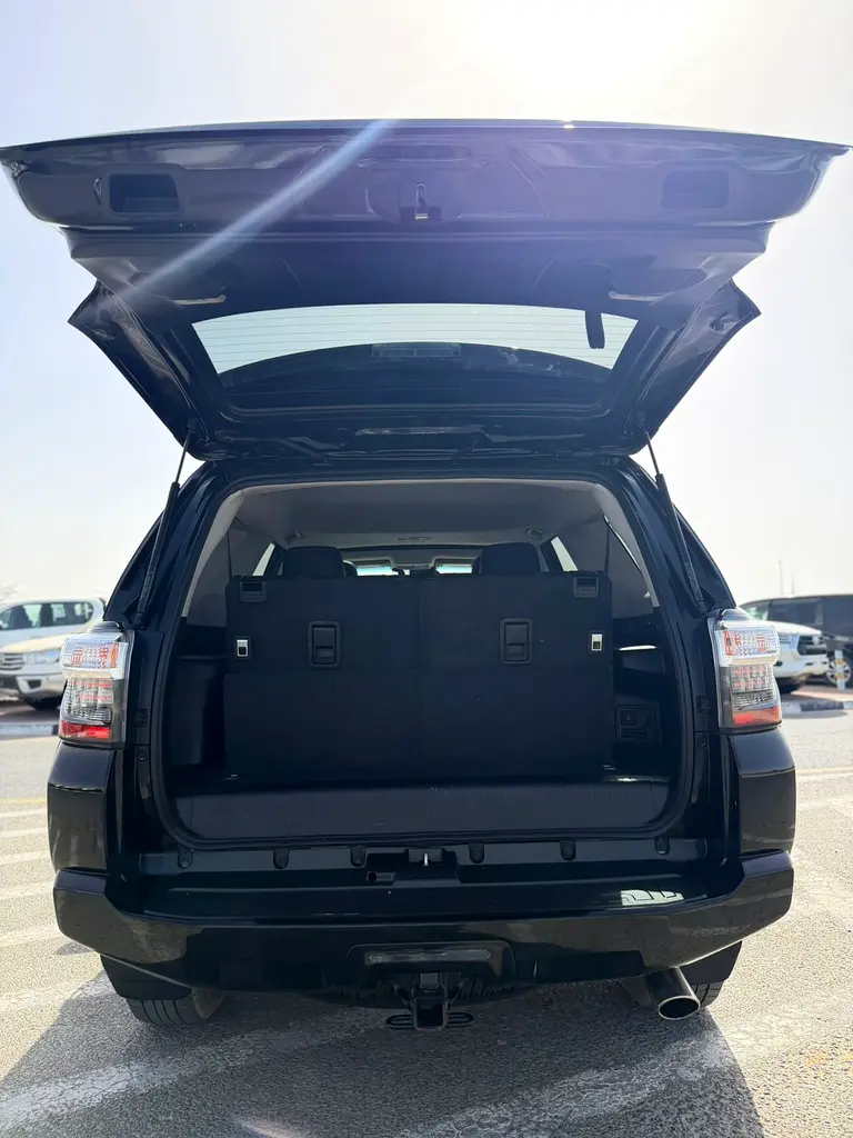 2022 Toyota 4Runner SR5 Premium Full Option+ 4.0L V6 - AWD 4x4 With Radar  & Push Start - Sunroo - Image 7