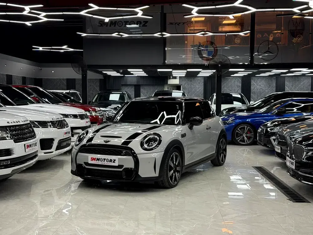 1 Owner | Full Agency Service History | Original Paint | GCC Specs - Image 4
