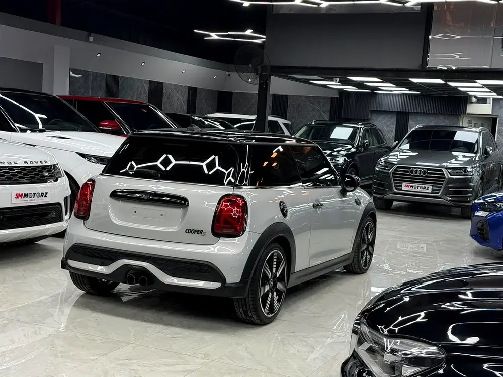 1 Owner | Full Agency Service History | Original Paint | GCC Specs - Image 5