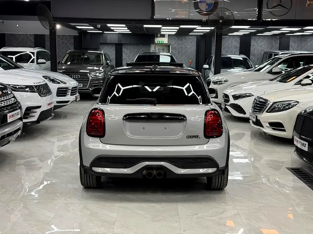 1 Owner | Full Agency Service History | Original Paint | GCC Specs - Image 6