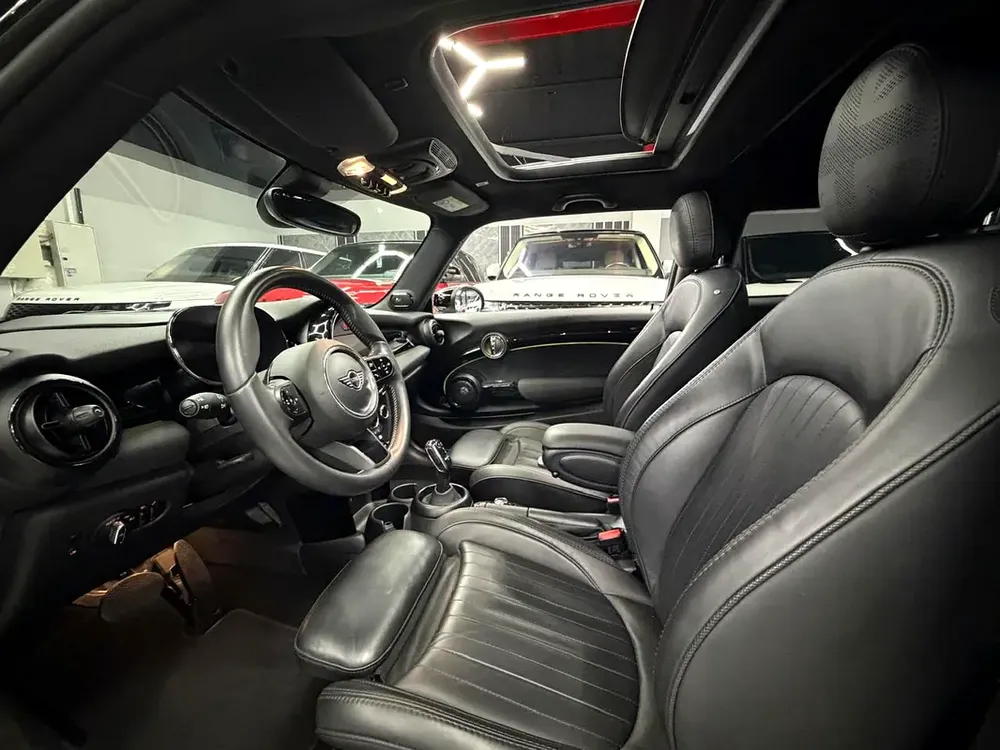 1 Owner | Full Agency Service History | Original Paint | GCC Specs - Image 8