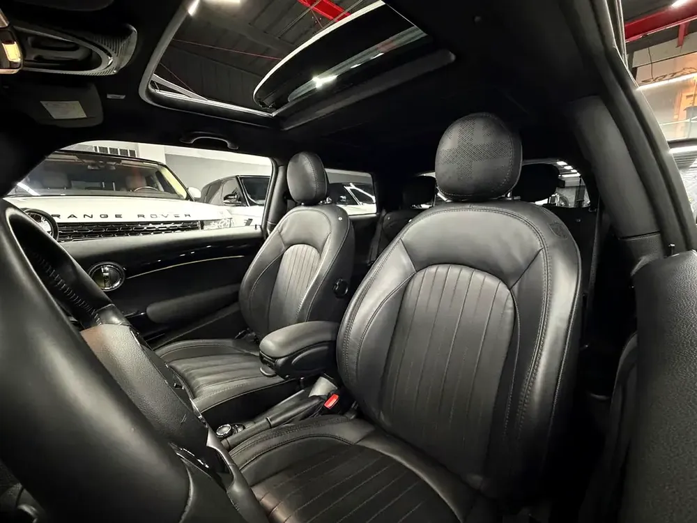 1 Owner | Full Agency Service History | Original Paint | GCC Specs - Image 9