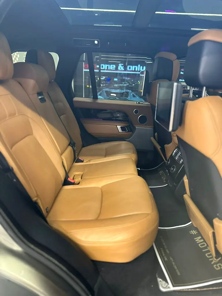 Range Rover Vogue V8 GCC - Image 11