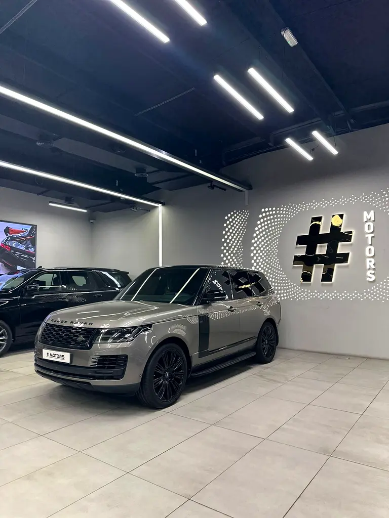 Range Rover Vogue V8 GCC - Image 12