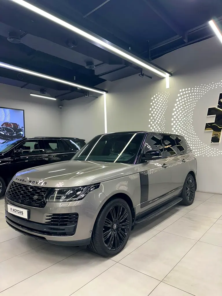 Range Rover Vogue V8 GCC - Image 13