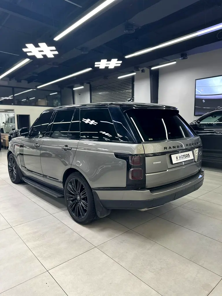 Range Rover Vogue V8 GCC - Image 16