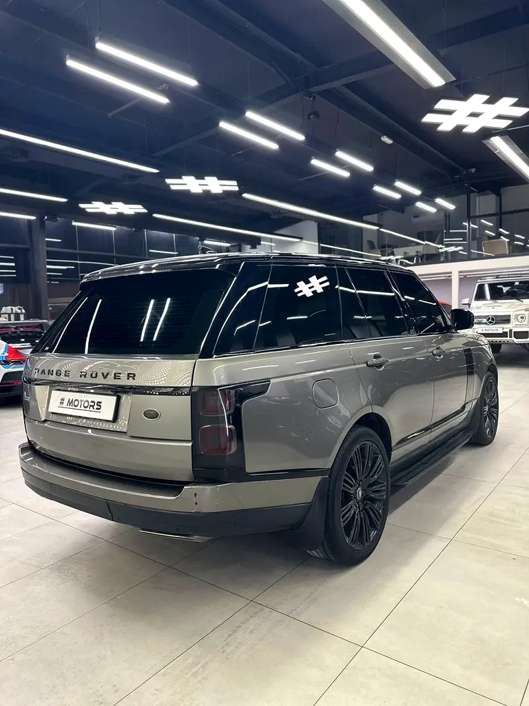 Range Rover Vogue V8 GCC - Image 17