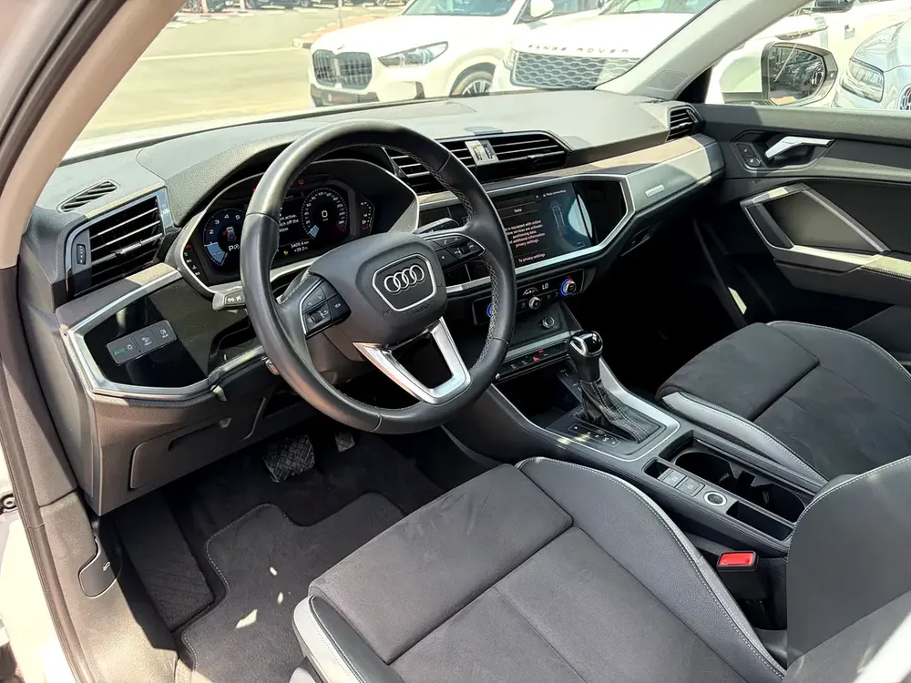 Audi Q3 35 TFSI Quattro 2022 -panoramic roof S-line - Image 10