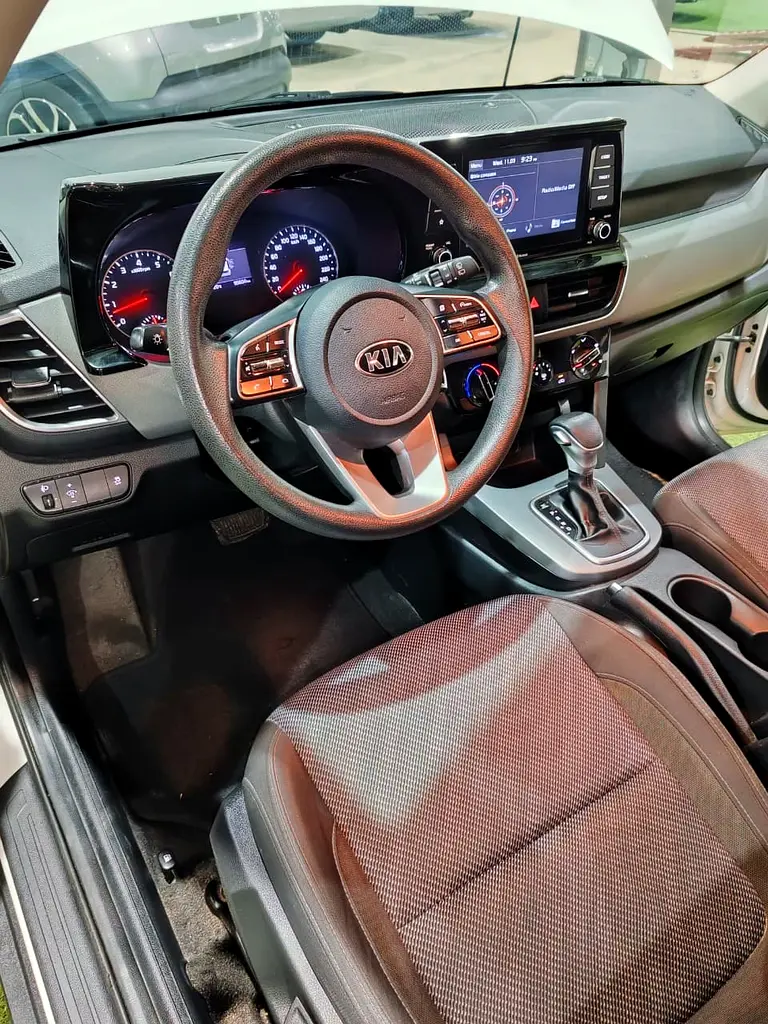 GCC Specs Kia Seltos EX 2021 - Excellent Condition - Image 18