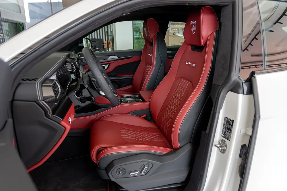Lamborghini Urus S | Carbon Interior | Low Mileage 2024 (Warranty Available) - Image 12