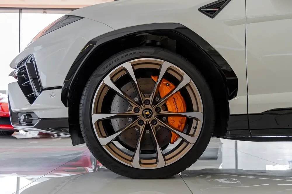 Lamborghini Urus S | Carbon Interior | Low Mileage 2024 (Warranty Available) - Image 8