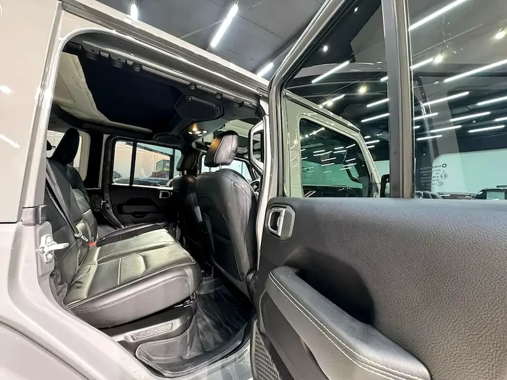 2022 - Jeep Wrangler Sahara UNLIMITED 4XE edition - V4 - Image 11