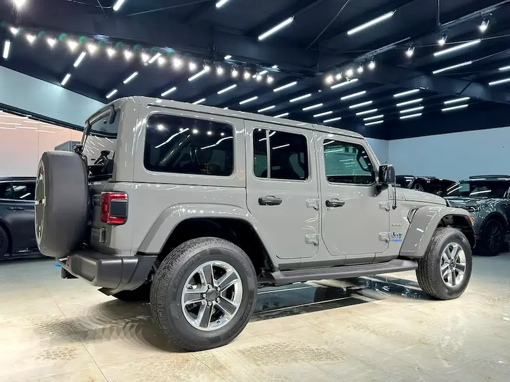 2022 - Jeep Wrangler Sahara UNLIMITED 4XE edition - V4 - Image 4