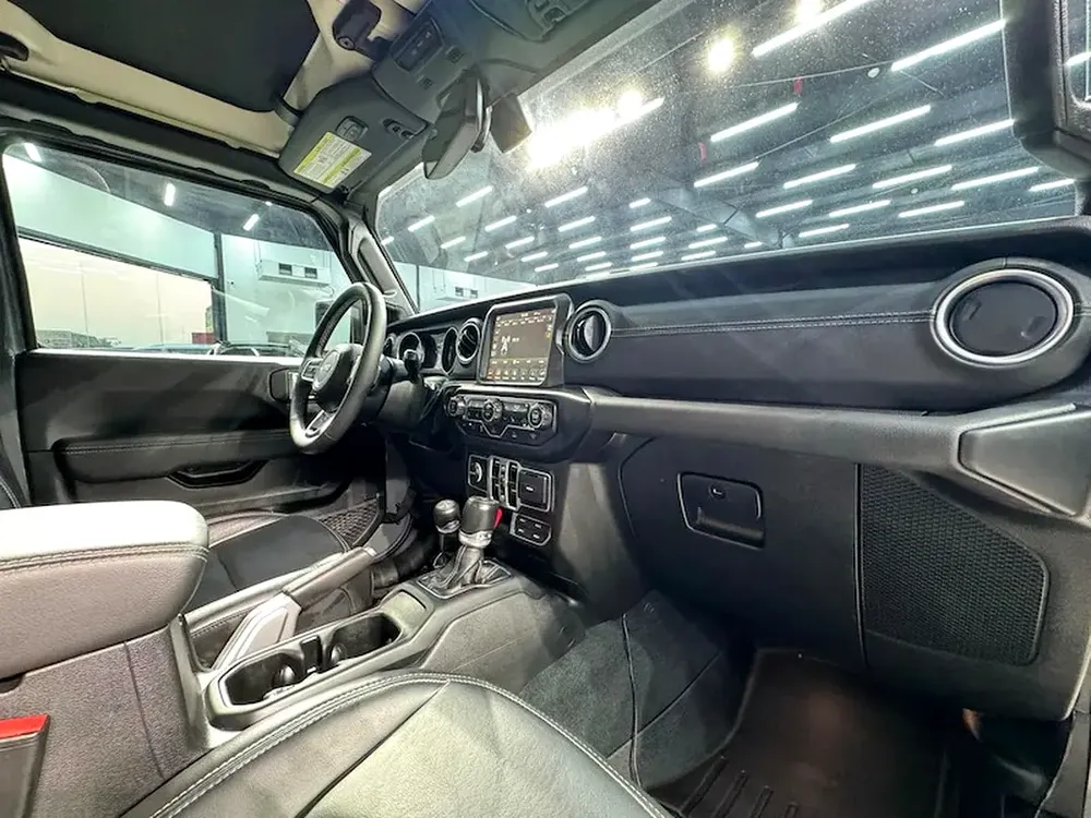 2022 - Jeep Wrangler Sahara UNLIMITED 4XE edition - V4 - Image 7
