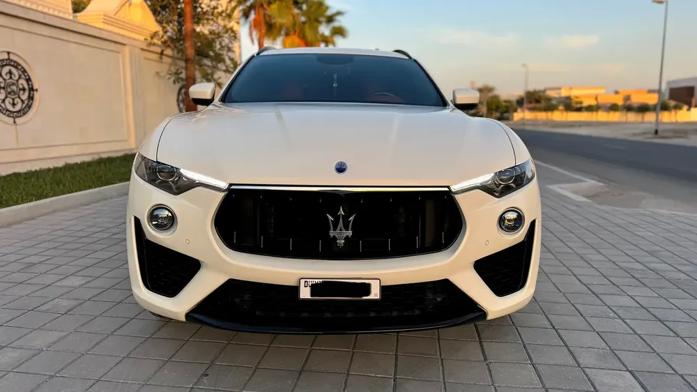 Maserati lavente grand sport V6 GCC full service history in excellent condition - Image 5