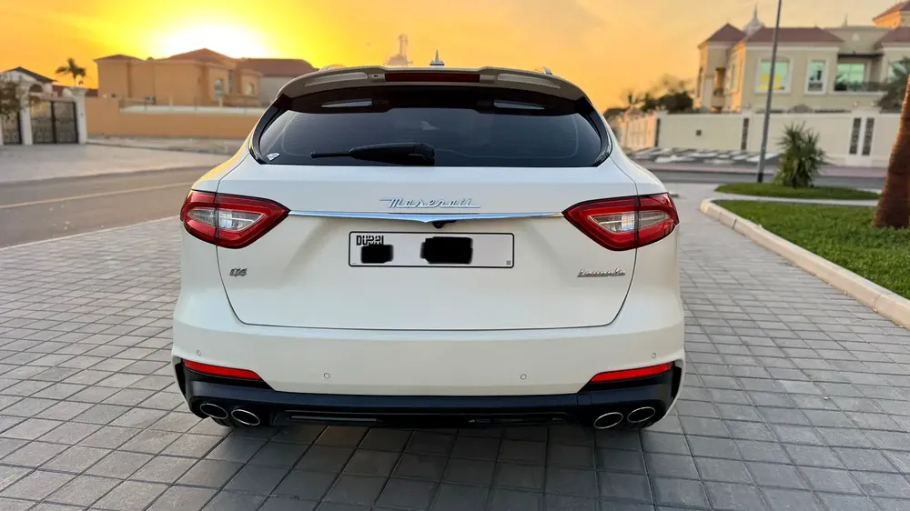 Maserati lavente grand sport V6 GCC full service history in excellent condition - Image 6