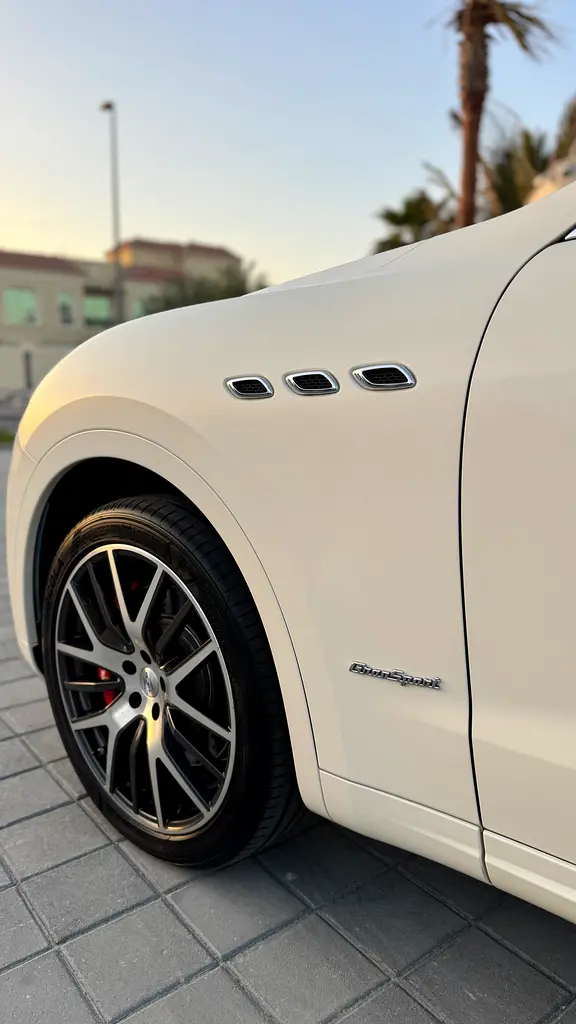 Maserati lavente grand sport V6 GCC full service history in excellent condition - Image 8