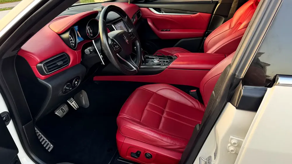 Maserati lavente grand sport V6 GCC full service history in excellent condition - Image 9