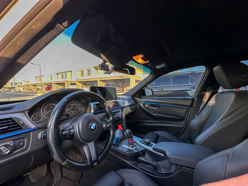 BMW 3 Series 318i 2018 – White, GCC Specifications - Image 10