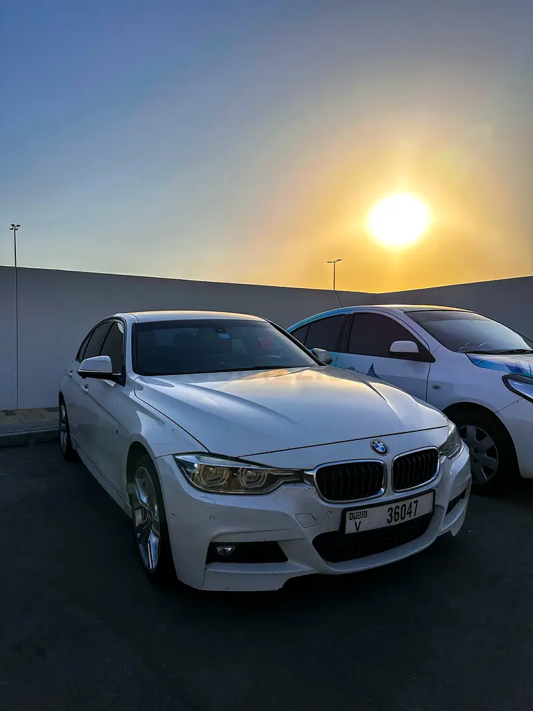 BMW 3 Series 318i 2018 – White, GCC Specifications - Image 5