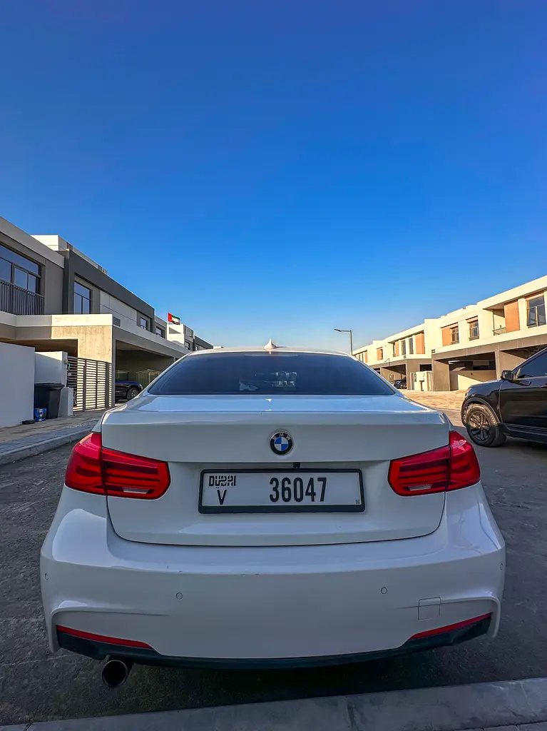 BMW 3 Series 318i 2018 – White, GCC Specifications - Image 6