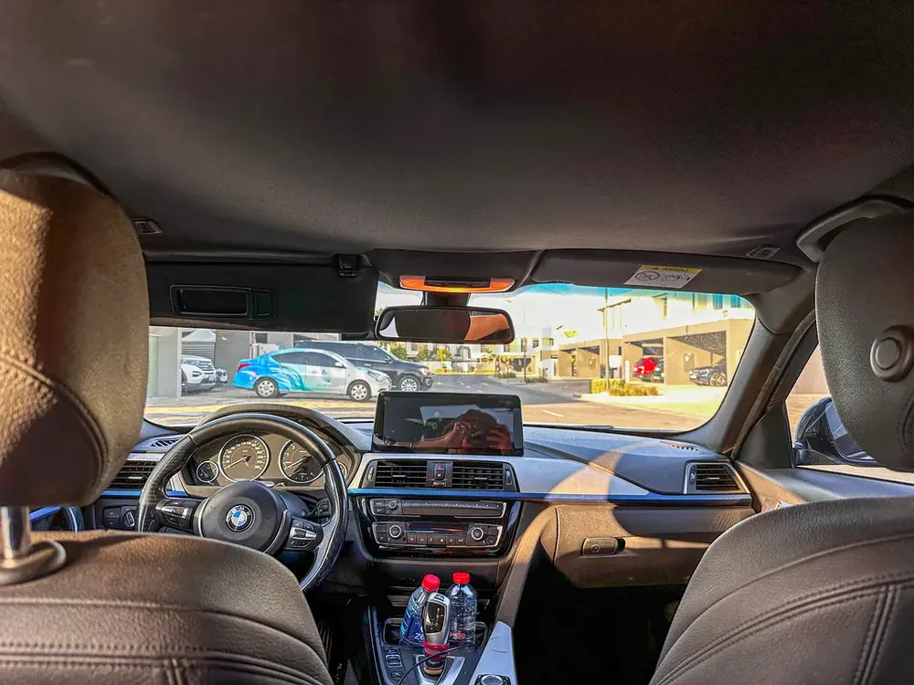 BMW 3 Series 318i 2018 – White, GCC Specifications - Image 9