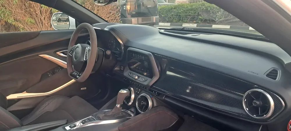 CAMARO 2018 ZL1 V8 6.2L LT4 SUPERCHARGE 10 GEAR + GCC AL GHANDI TOP OPTION + NO ACCIDENT - NO VAT - Image 15