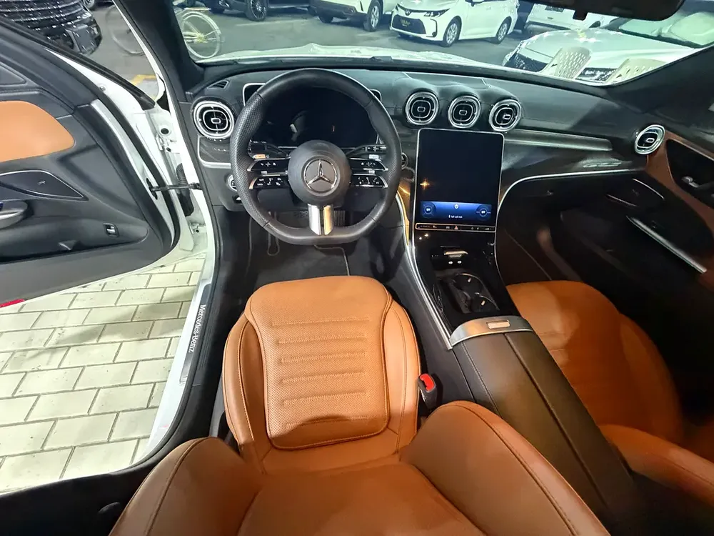 Brand New Mercedes-Benz C-Class C260 L - 2025 - Chinese Specs - Image 12