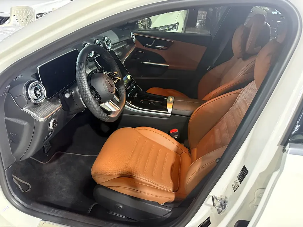 Brand New Mercedes-Benz C-Class C260 L - 2025 - Chinese Specs - Image 15