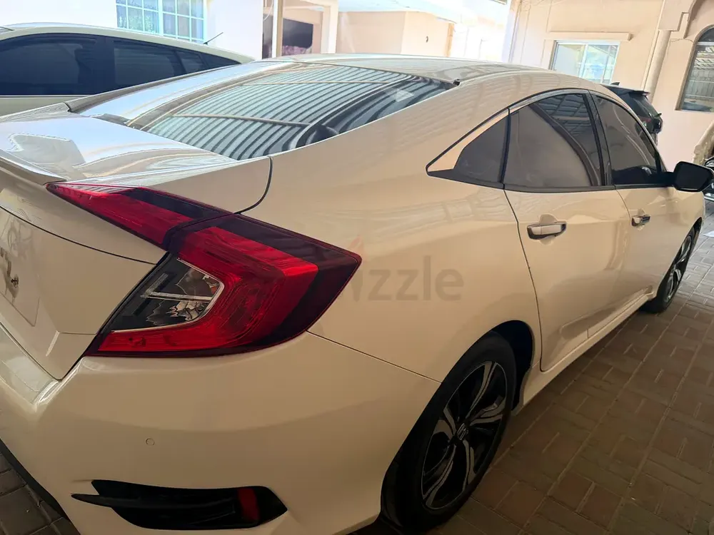 Honda Civic 2018 2.0 EX GCC Specs - Image 4