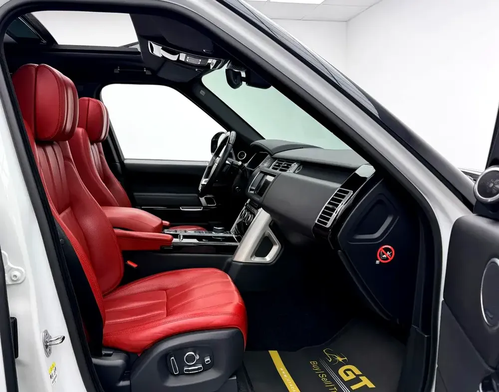 2017 Range Rover Vogue SE Supercharged, 2026 RR Warranty, 2029 RR Service Pack, Fully Loaded, GCC - Image 10