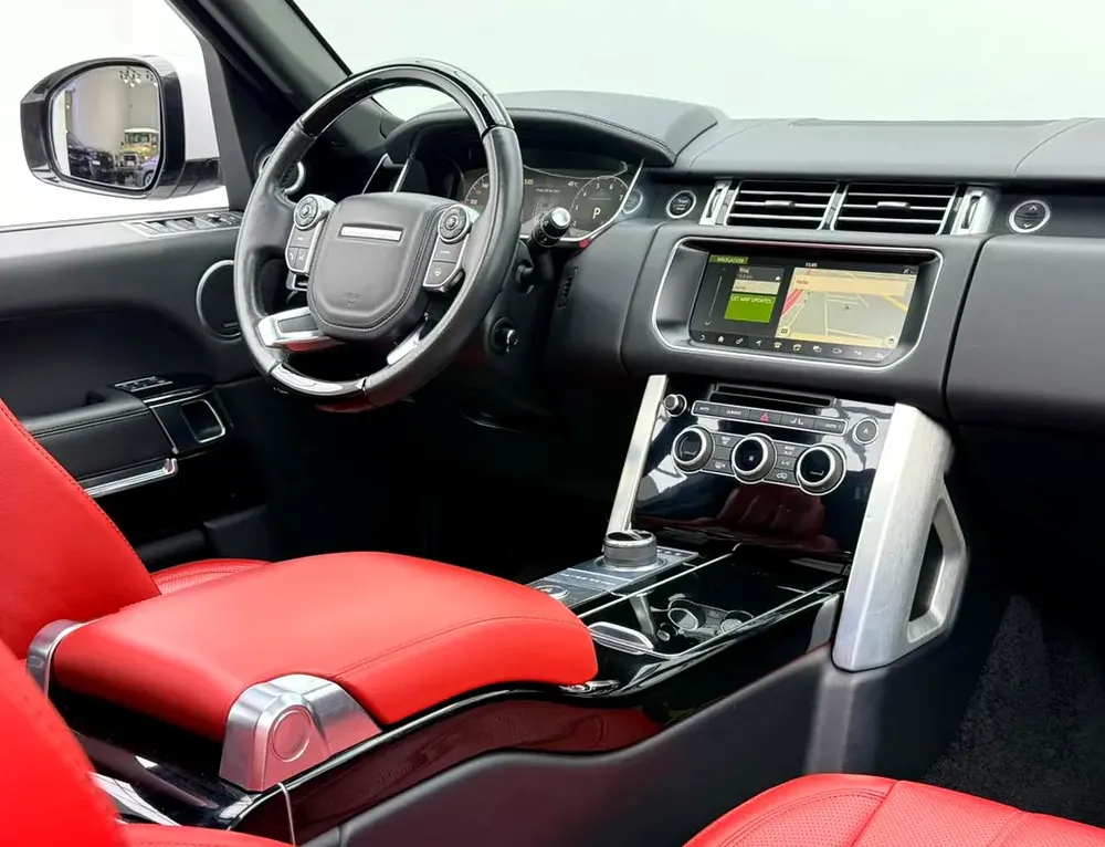 2017 Range Rover Vogue SE Supercharged, 2026 RR Warranty, 2029 RR Service Pack, Fully Loaded, GCC - Image 12