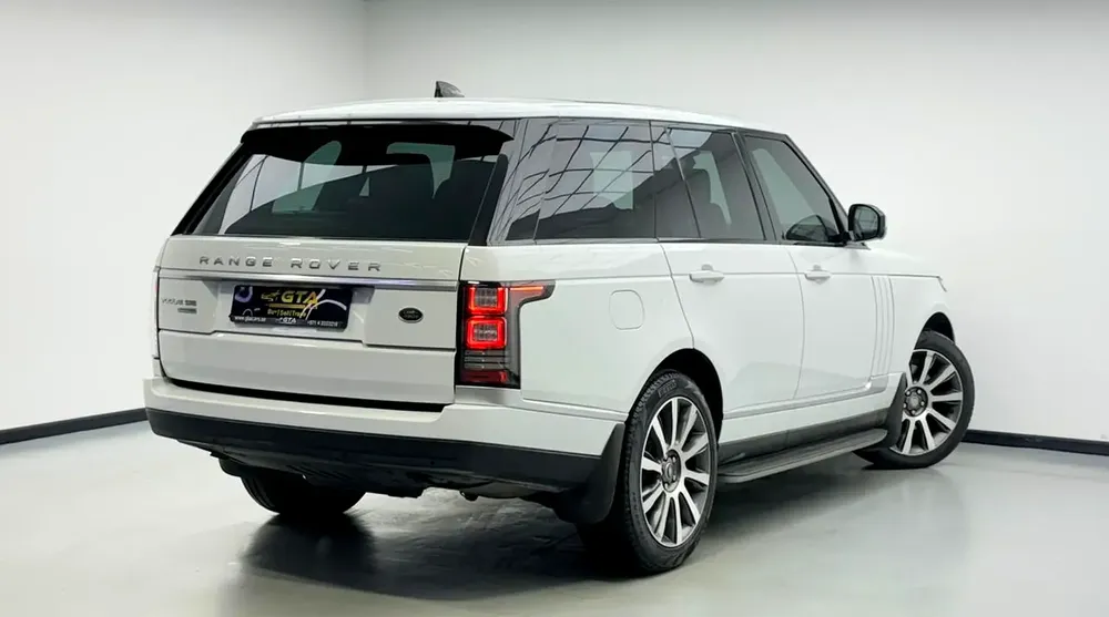 2017 Range Rover Vogue SE Supercharged, 2026 RR Warranty, 2029 RR Service Pack, Fully Loaded, GCC - Image 4