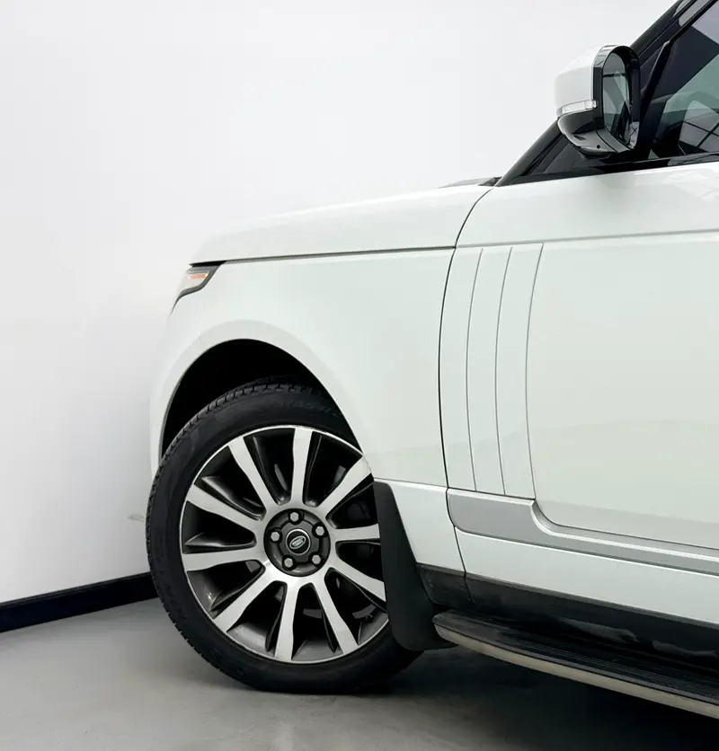 2017 Range Rover Vogue SE Supercharged, 2026 RR Warranty, 2029 RR Service Pack, Fully Loaded, GCC - Image 7