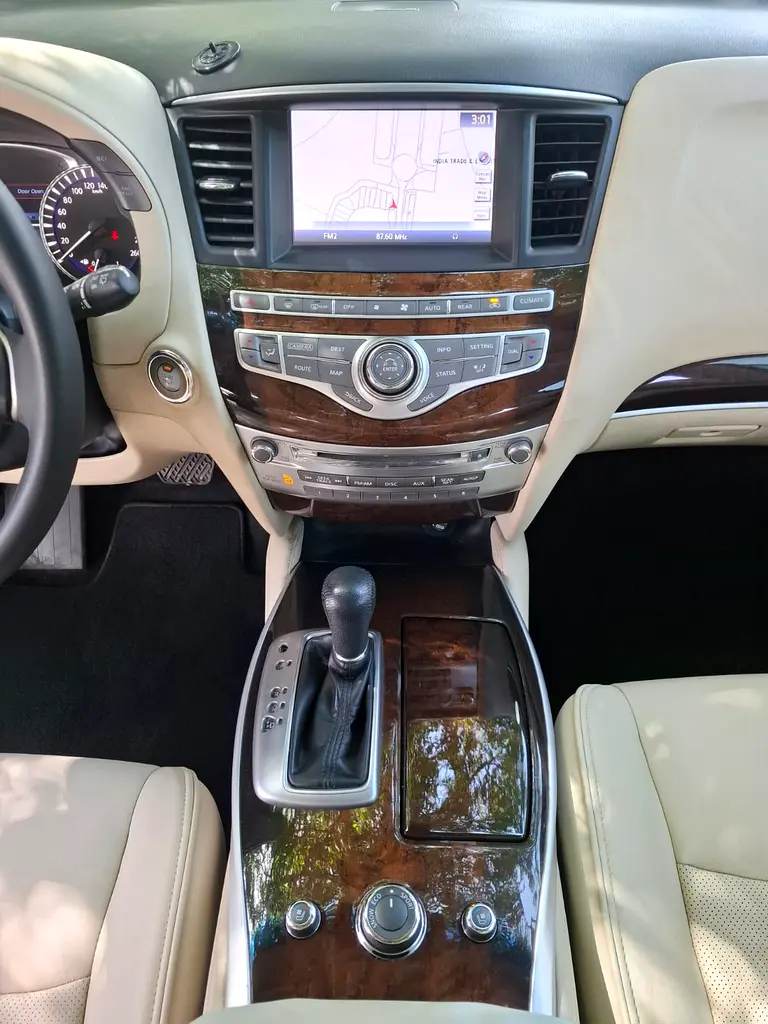 GCC INFINITY QX60 2015 7 SEATERS WITH RADAR AND PANORAMA - Image 15