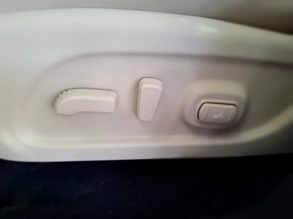 GCC INFINITY QX60 2015 7 SEATERS WITH RADAR AND PANORAMA - Image 9