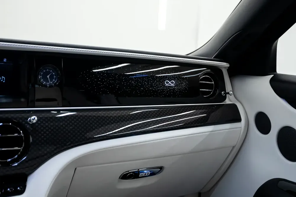 2024 ROLLS ROYCE GHOST BALCK BADGE | GCC | UNDER WARRANTY AND SERVICE CONTRACT - Image 10
