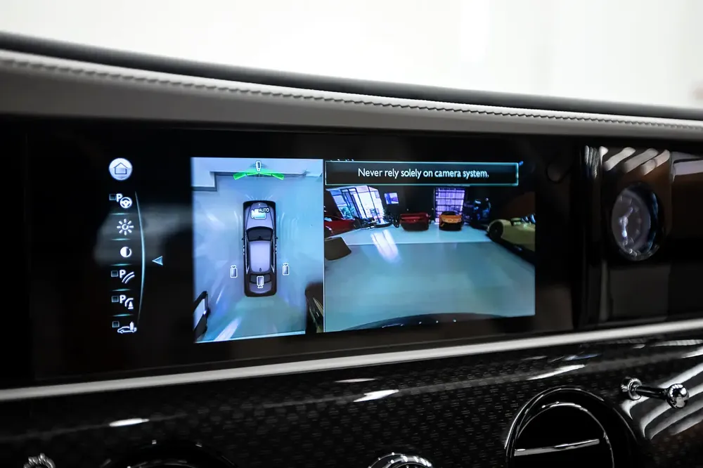 2024 ROLLS ROYCE GHOST BALCK BADGE | GCC | UNDER WARRANTY AND SERVICE CONTRACT - Image 12