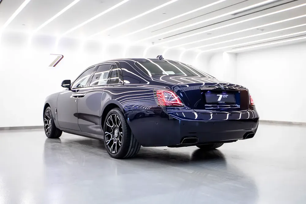 2024 ROLLS ROYCE GHOST BALCK BADGE | GCC | UNDER WARRANTY AND SERVICE CONTRACT - Image 4