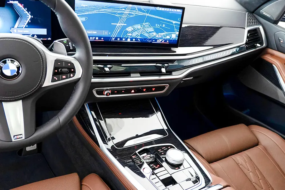 2026 BMW X7 40i xDrive M-Sport Pro / BMW Warranty and Service Contract - Image 9