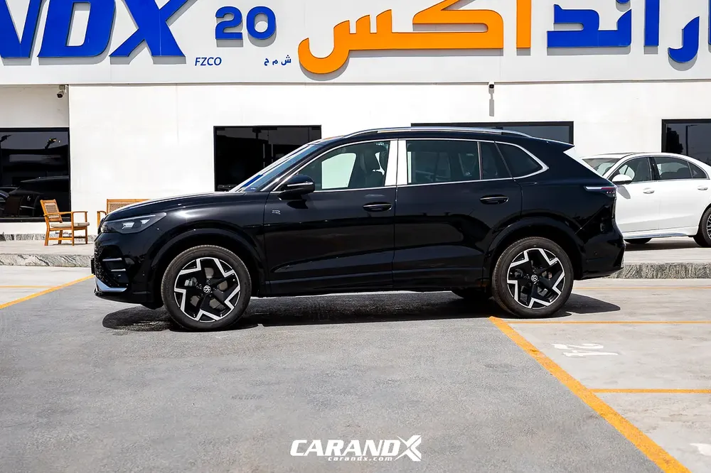 Volkswagen Tiguan L PRO 330TSI 2WD R-LINE Smart Leading 2025 - Image 5