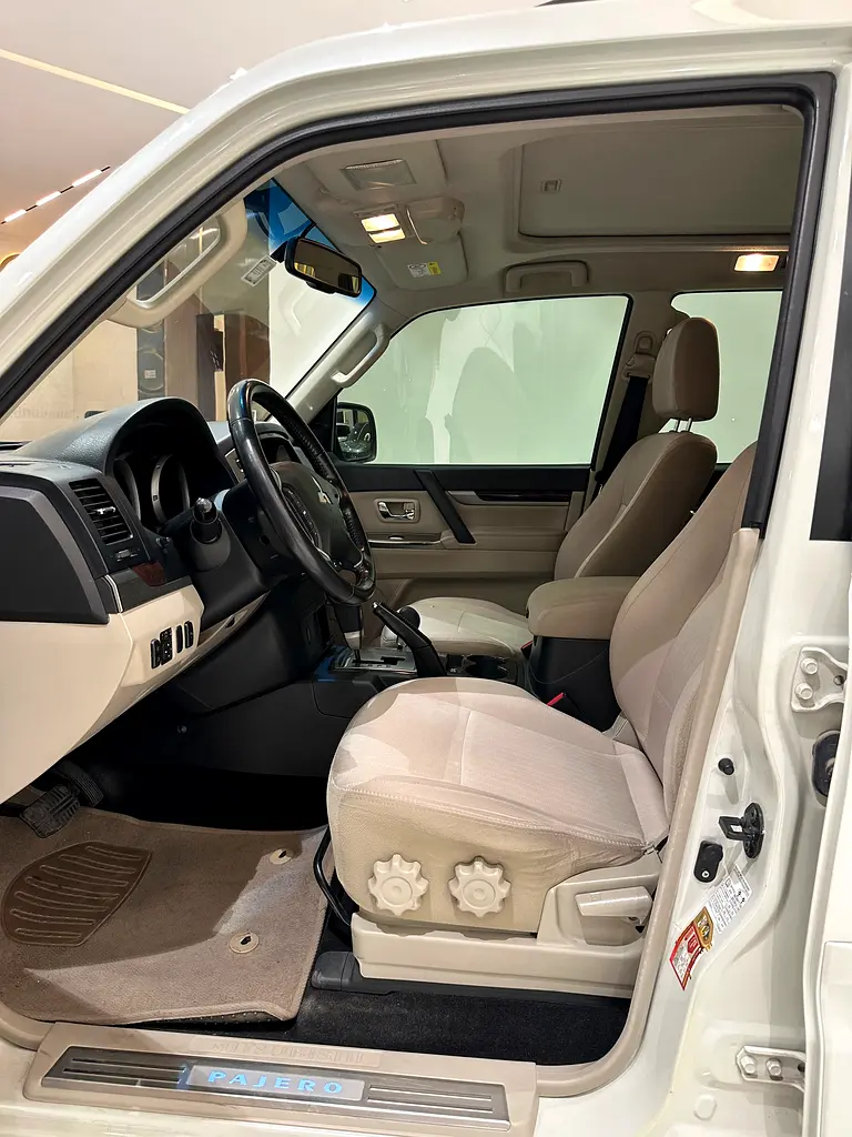 Mitsubishi Pajero GLS 2018 | GCC Specs | Low Mileage | Excellent Condition - Image 6