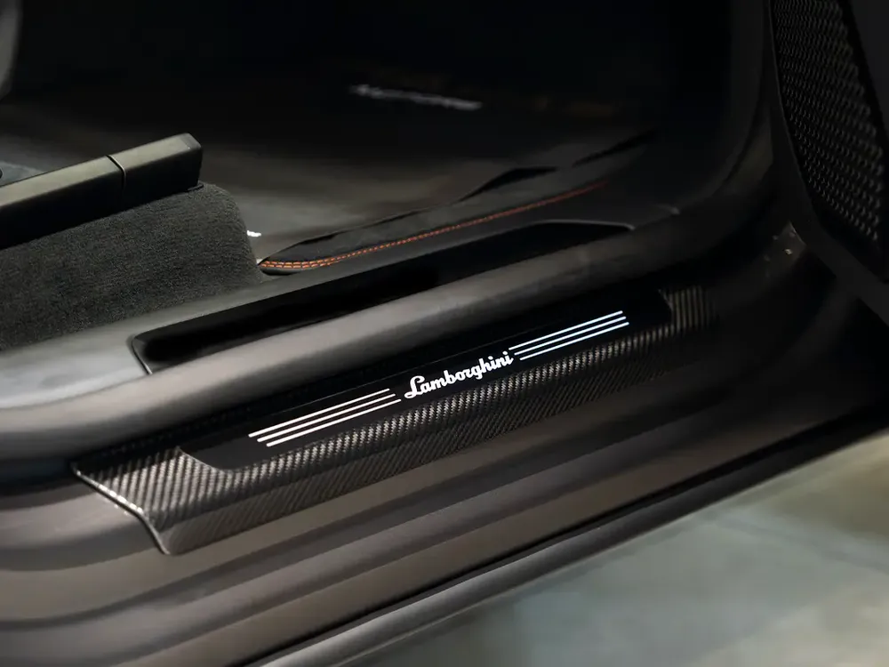 2025 | LAMBORGHINI URUS SE | EUROPEAN SPECS | BRAND NEW | 0 KM | HYBRID SUPER SUV | V8 ENGINE - Image 12