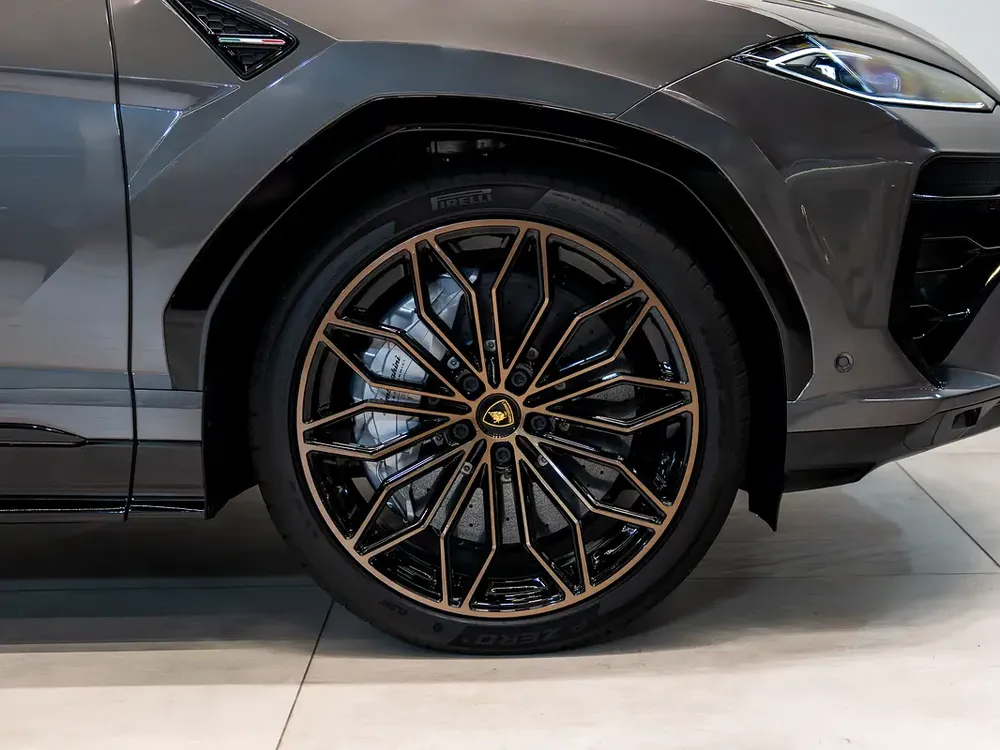 2025 | LAMBORGHINI URUS SE | EUROPEAN SPECS | BRAND NEW | 0 KM | HYBRID SUPER SUV | V8 ENGINE - Image 9